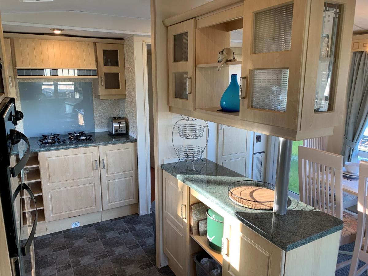 Lovely Static Holiday Caravan Near Whithorn Exterior photo