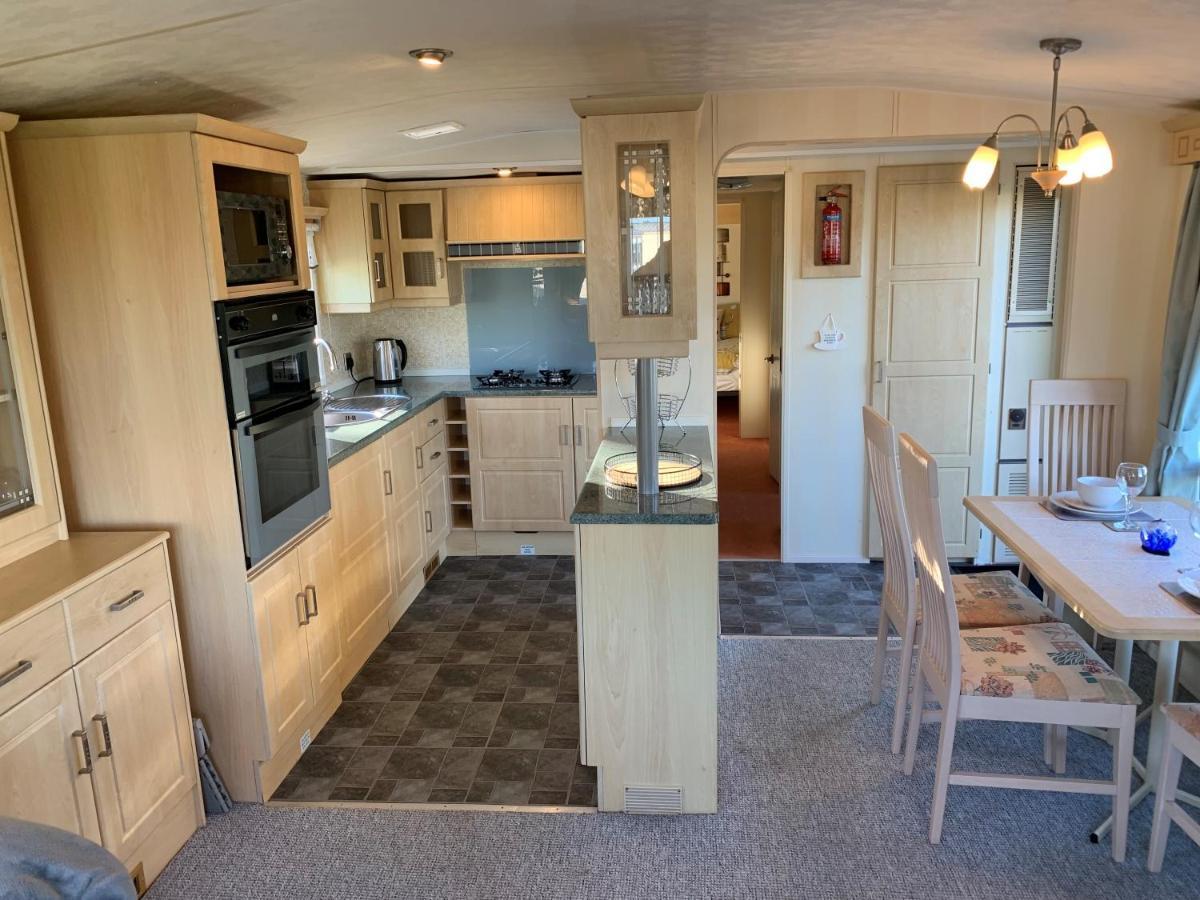 Lovely Static Holiday Caravan Near Whithorn Exterior photo