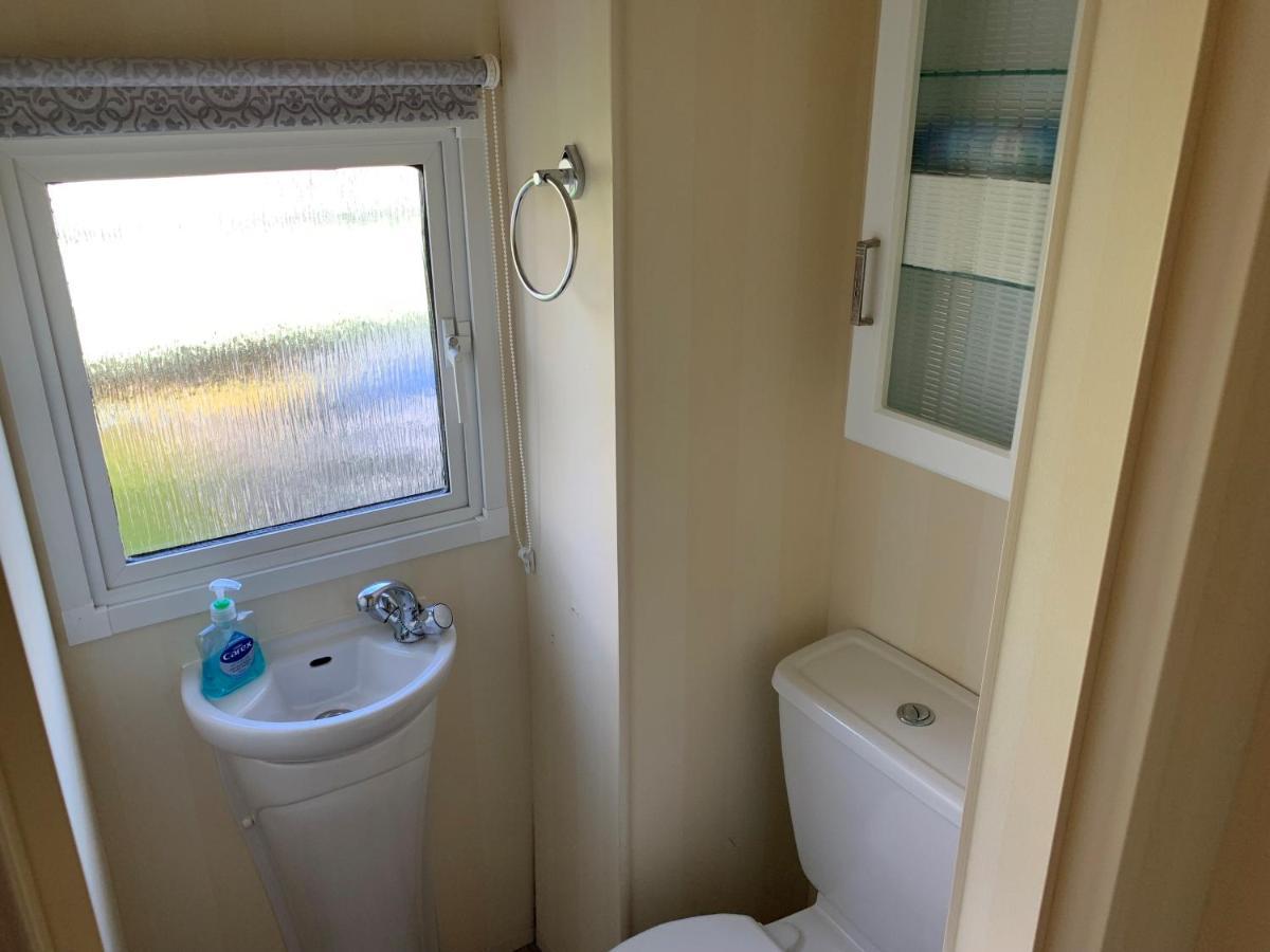 Lovely Static Holiday Caravan Near Whithorn Exterior photo